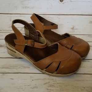 Sanita Clogs